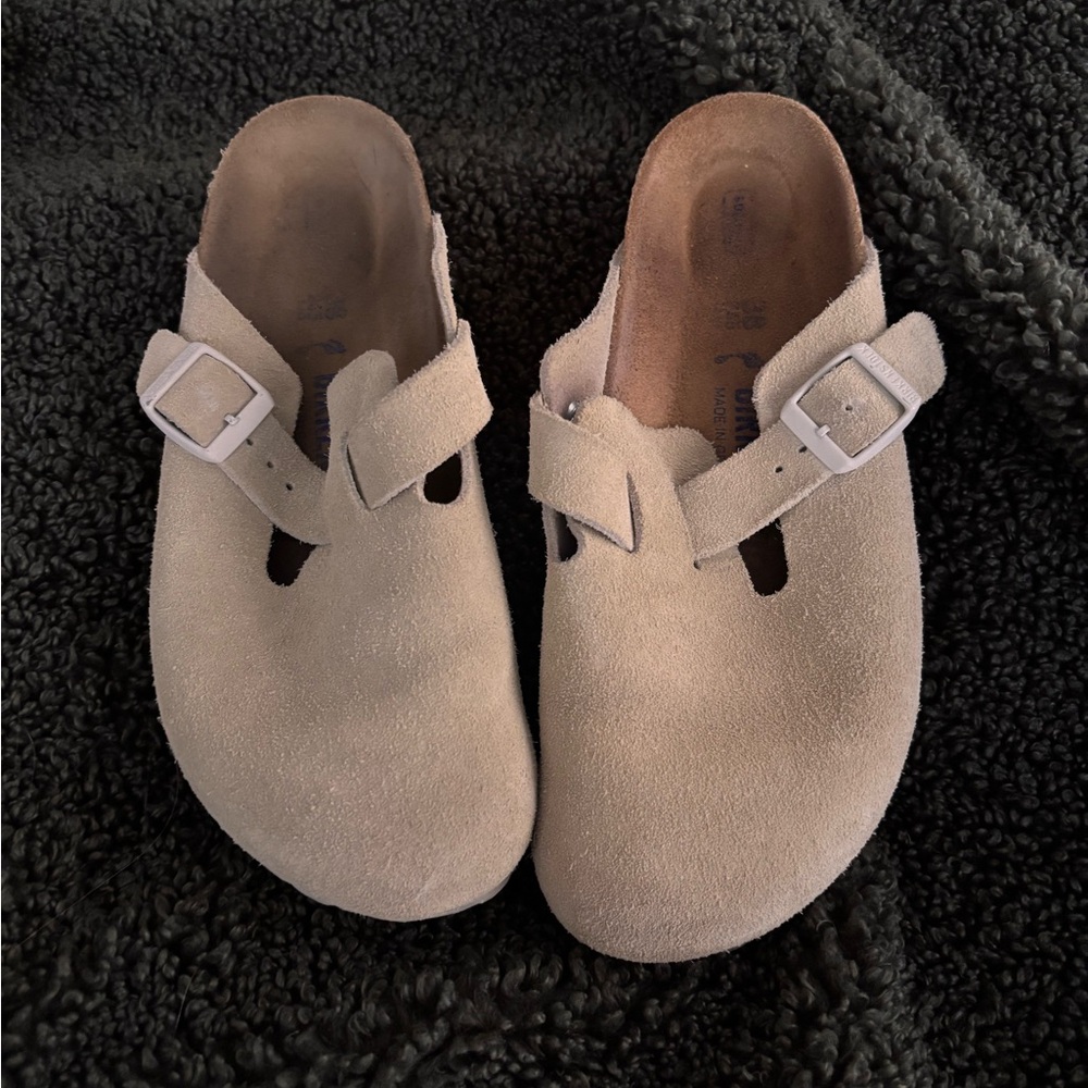 Birkenstock Bostons size 7